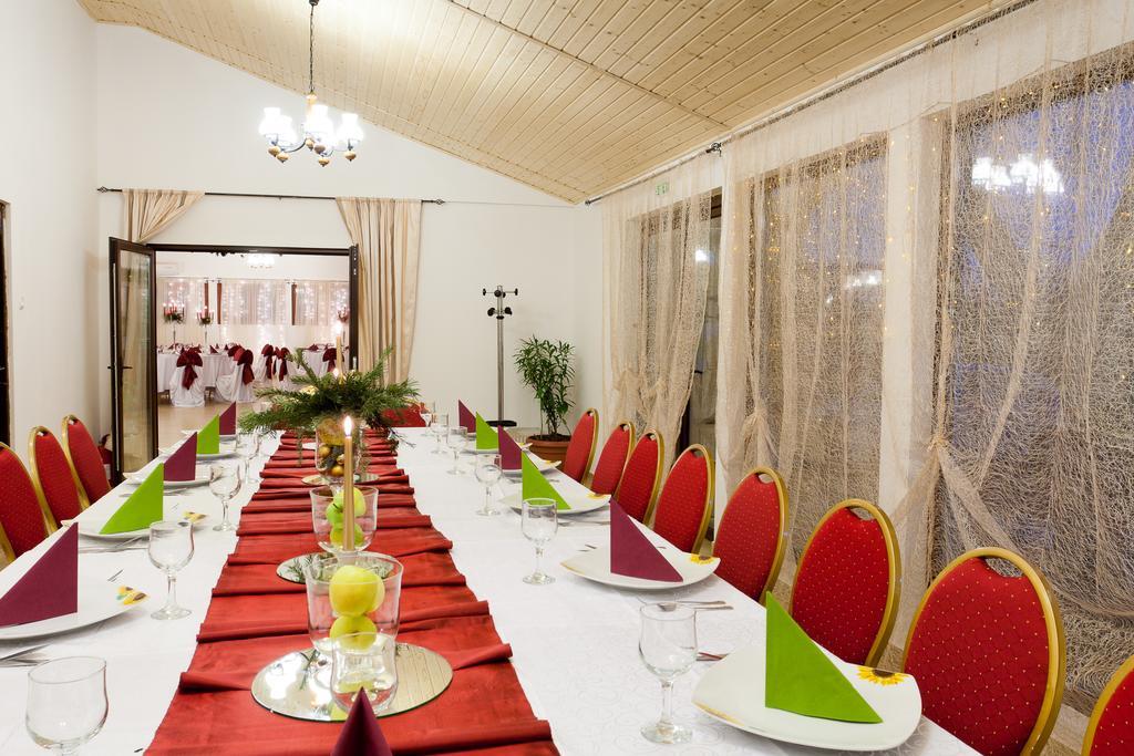 Pension Club Montana Cîmpina Dış mekan fotoğraf