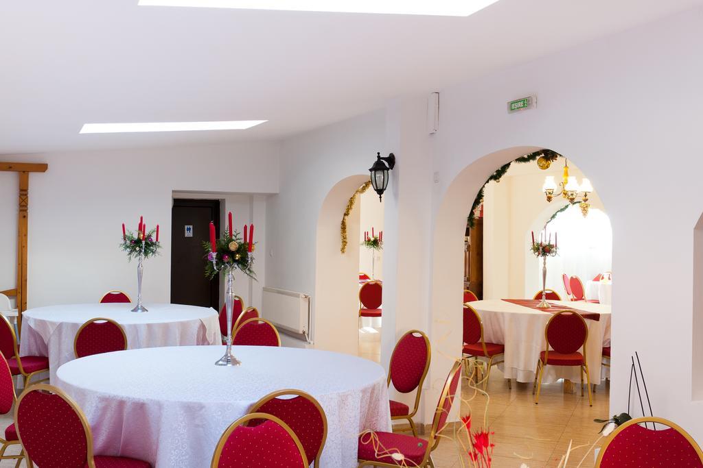 Pension Club Montana Cîmpina Dış mekan fotoğraf