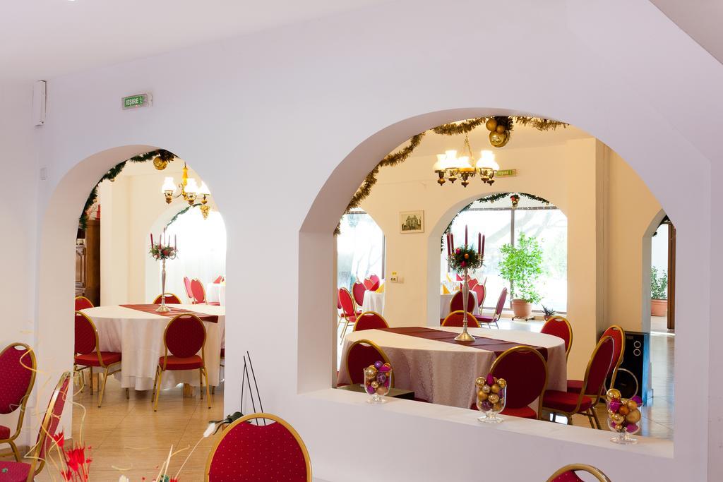 Pension Club Montana Cîmpina Dış mekan fotoğraf