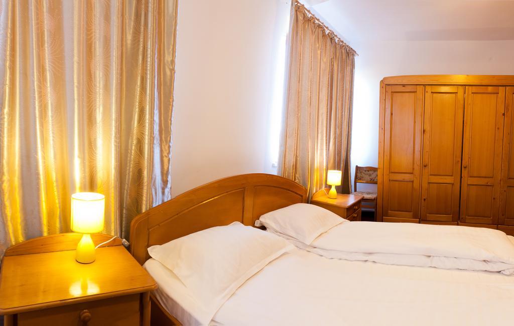 Pension Club Montana Cîmpina Dış mekan fotoğraf