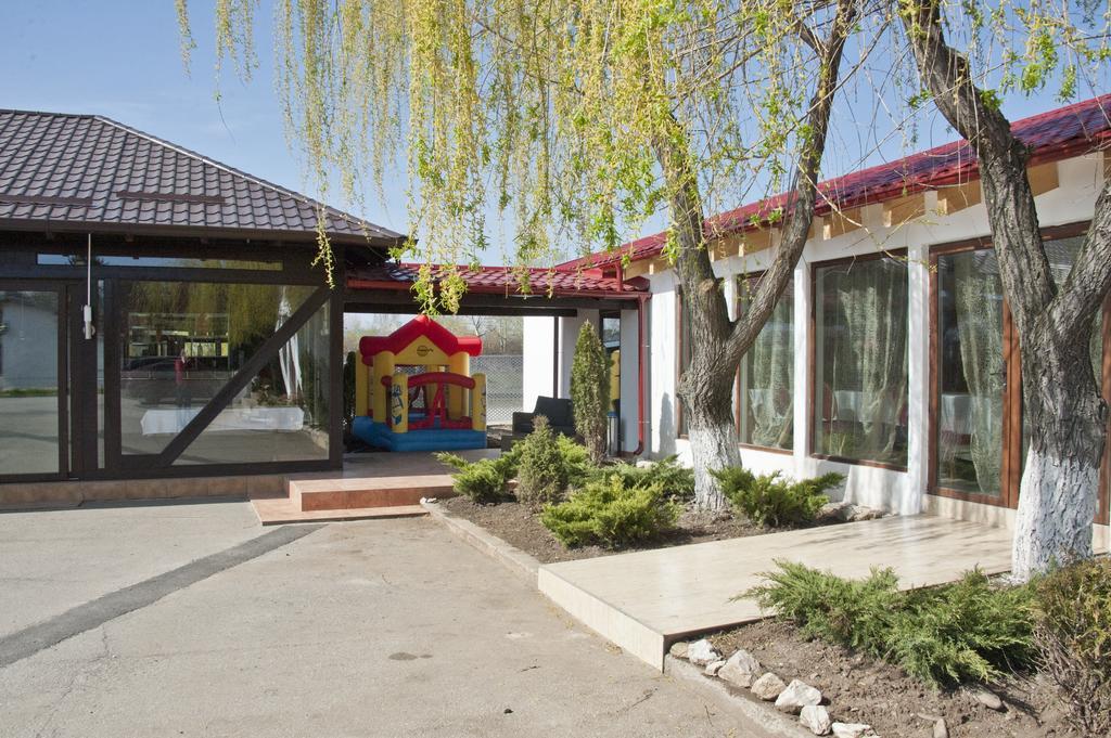 Pension Club Montana Cîmpina Dış mekan fotoğraf