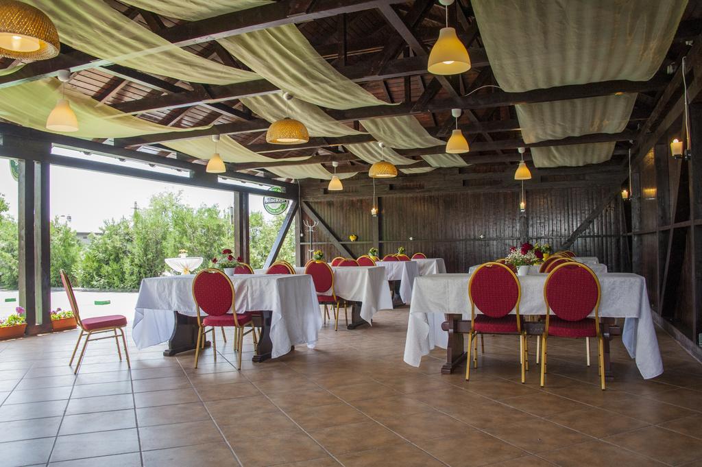 Pension Club Montana Cîmpina Dış mekan fotoğraf