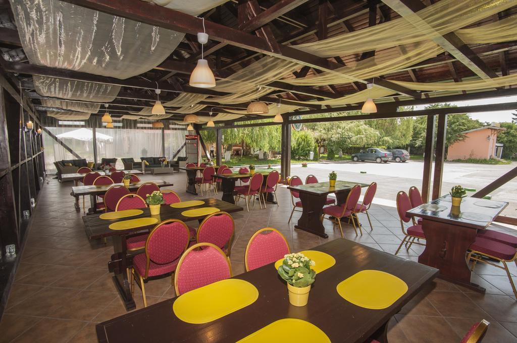 Pension Club Montana Cîmpina Dış mekan fotoğraf