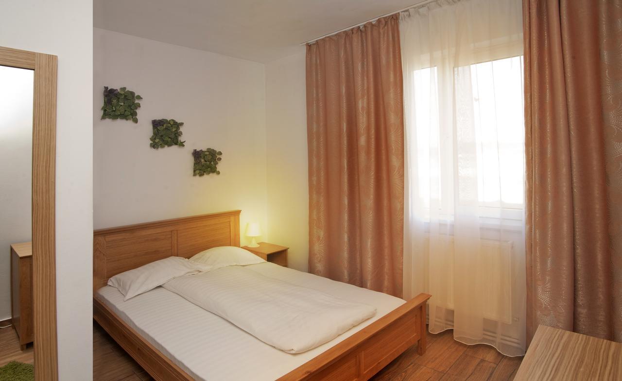 Pension Club Montana Cîmpina Dış mekan fotoğraf